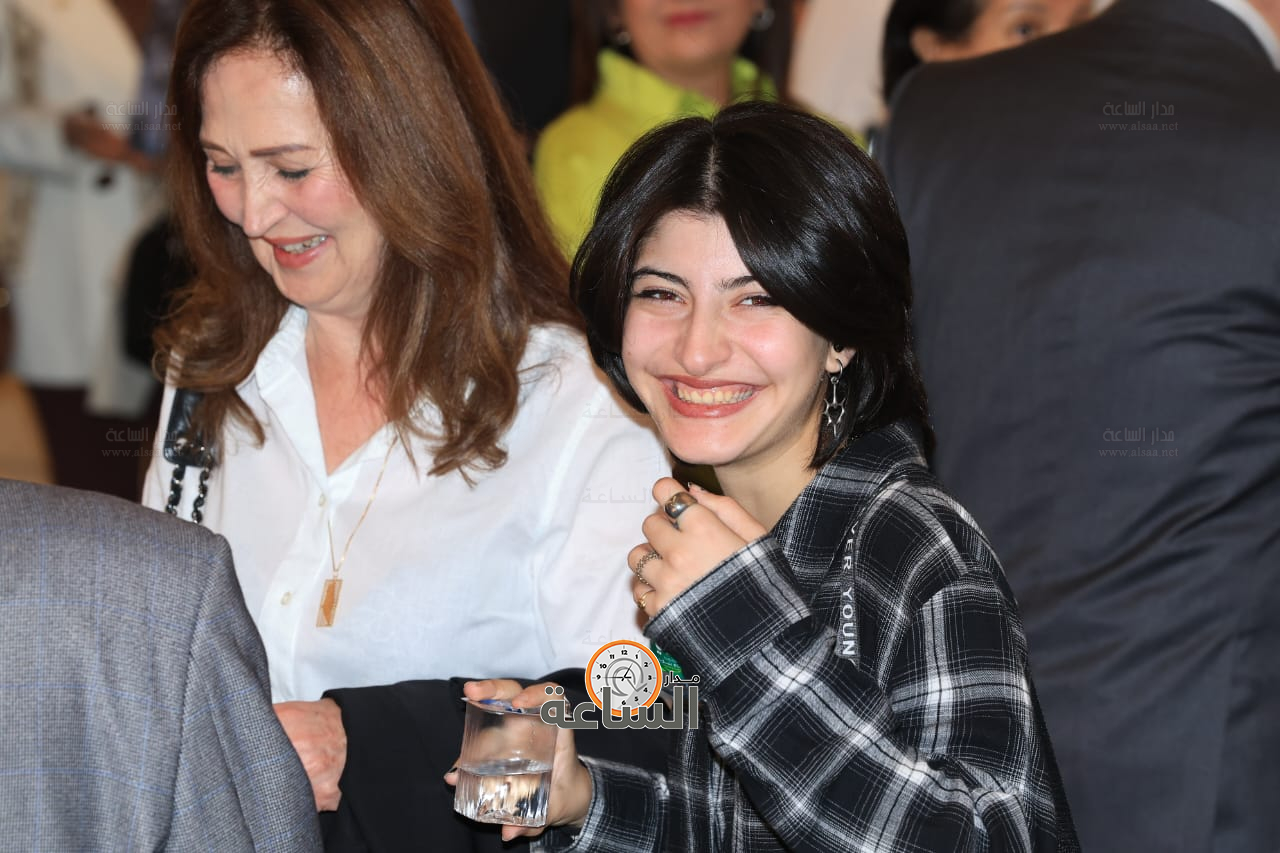 Madar Al-Saa Images 0.4799293142159461