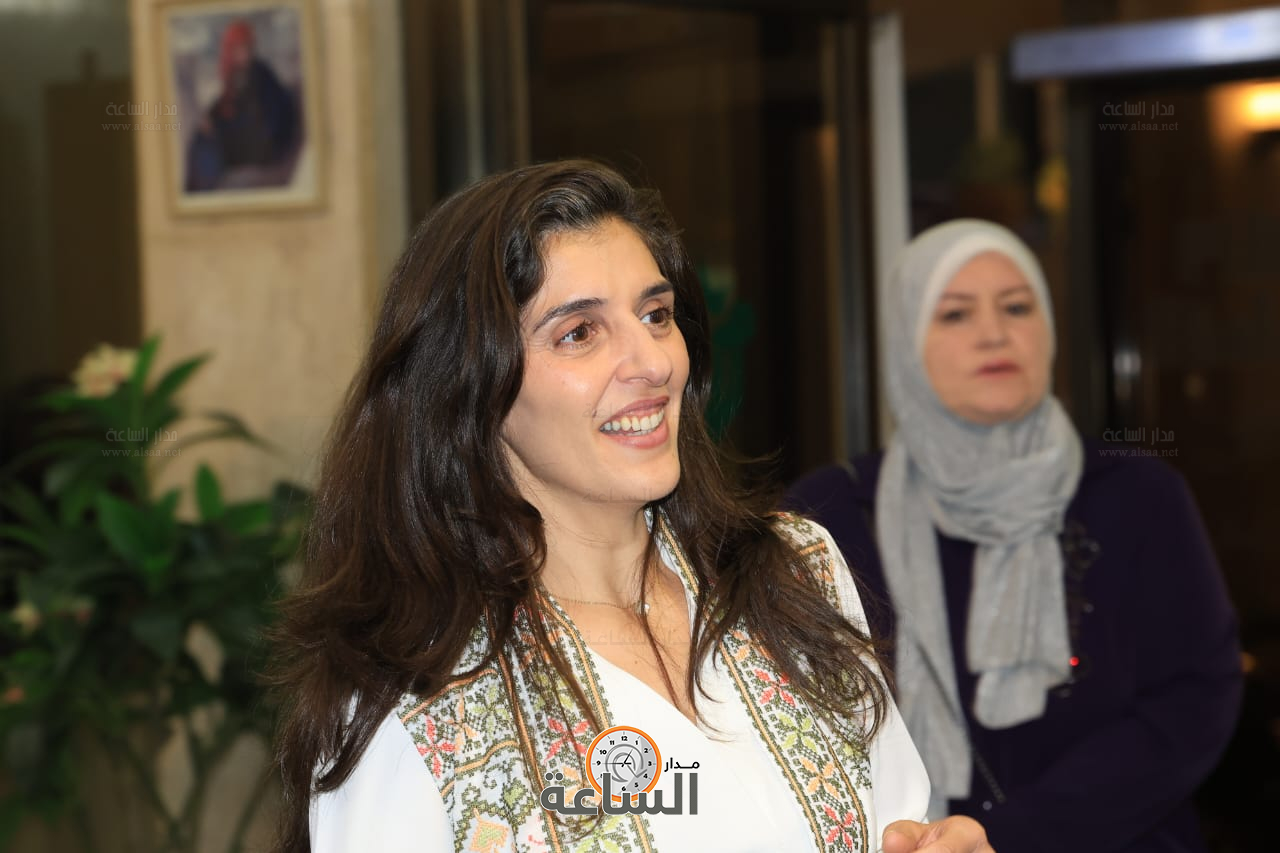 Madar Al-Saa Images 0.42946646884296047