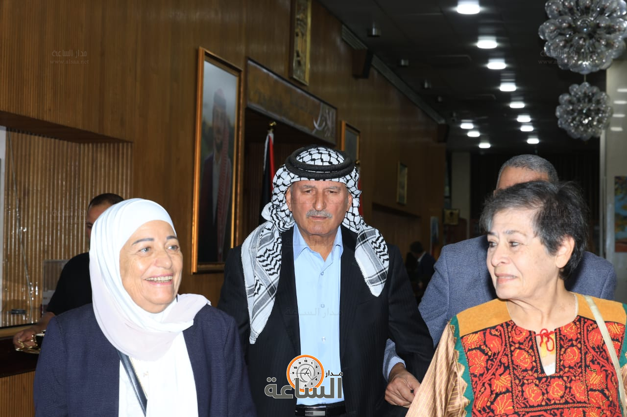 Madar Al-Saa Images 0.4352578804042535