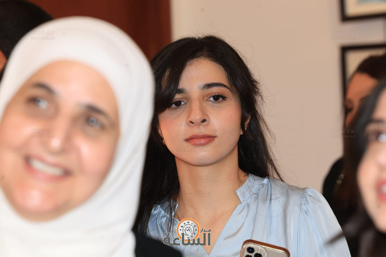 Madar Al-Saa Images 0.015356541412500091