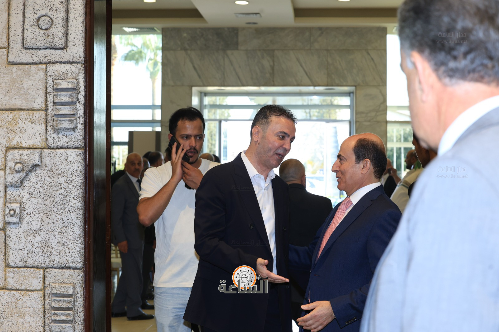 Madar Al-Saa Images 0.4879893393002227