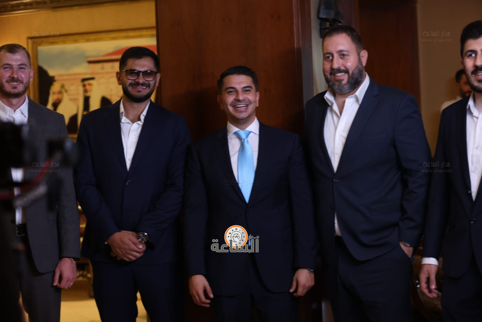 Madar Al-Saa Images 0.4532150607650295