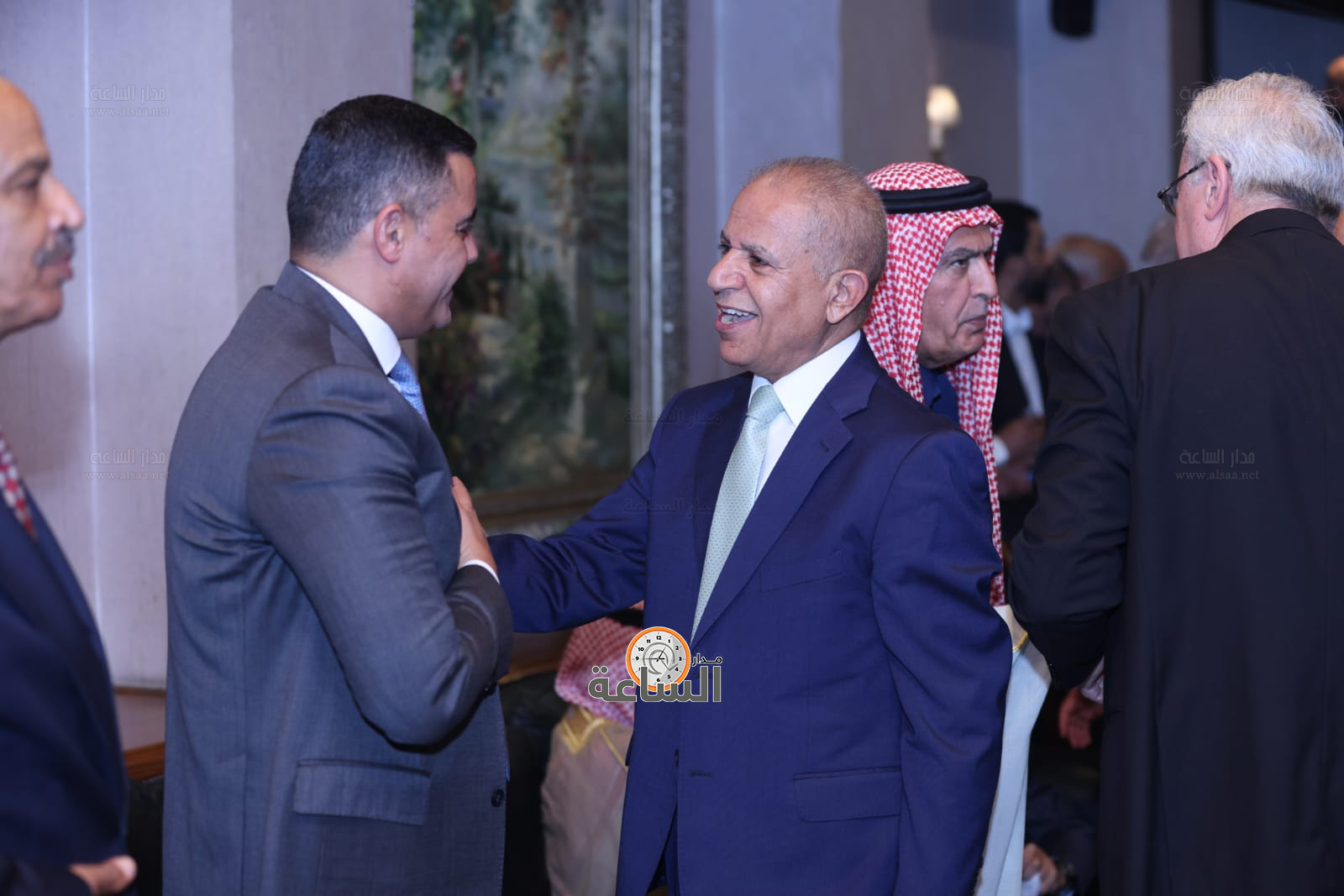 Madar Al-Saa Images 0.4809389831747706