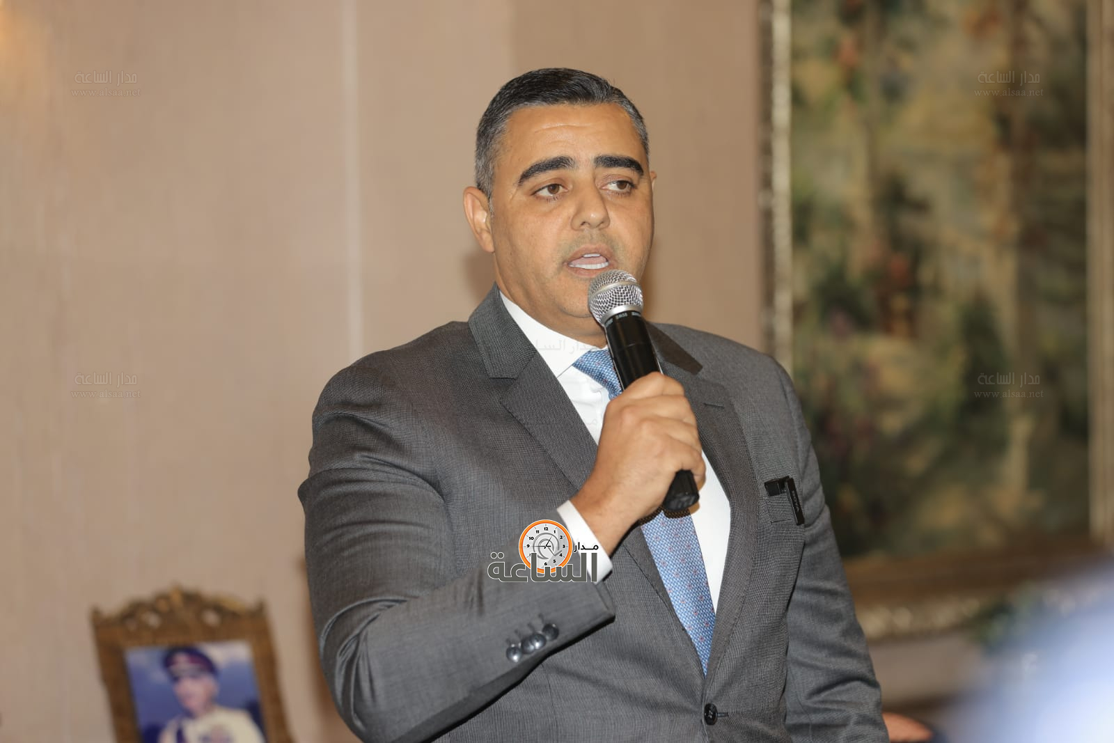 Madar Al-Saa Images 0.41522683903520874