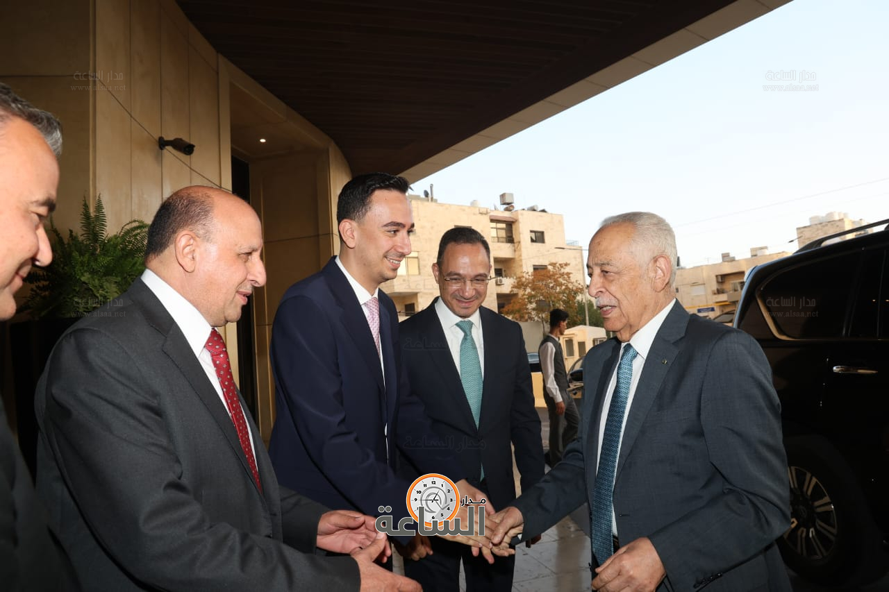 Madar Al-Saa Images 0.8124372162725616