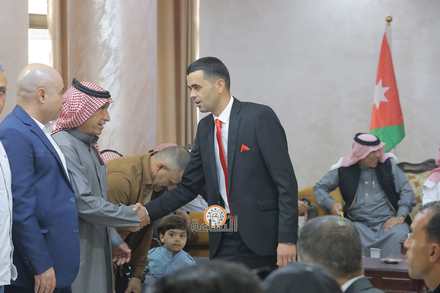 Madar Al-Saa Images 0.6982544183487668