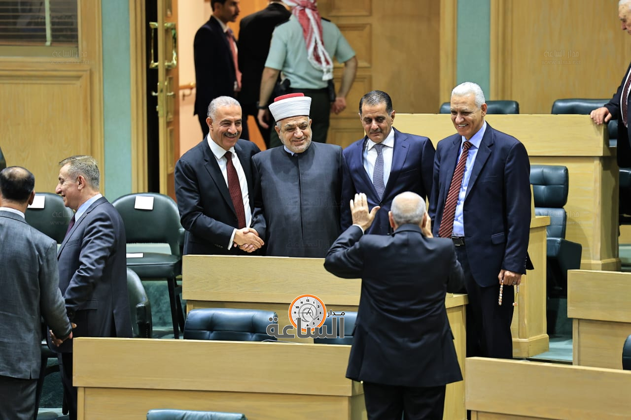 Madar Al-Saa Images 0.046920566470027514