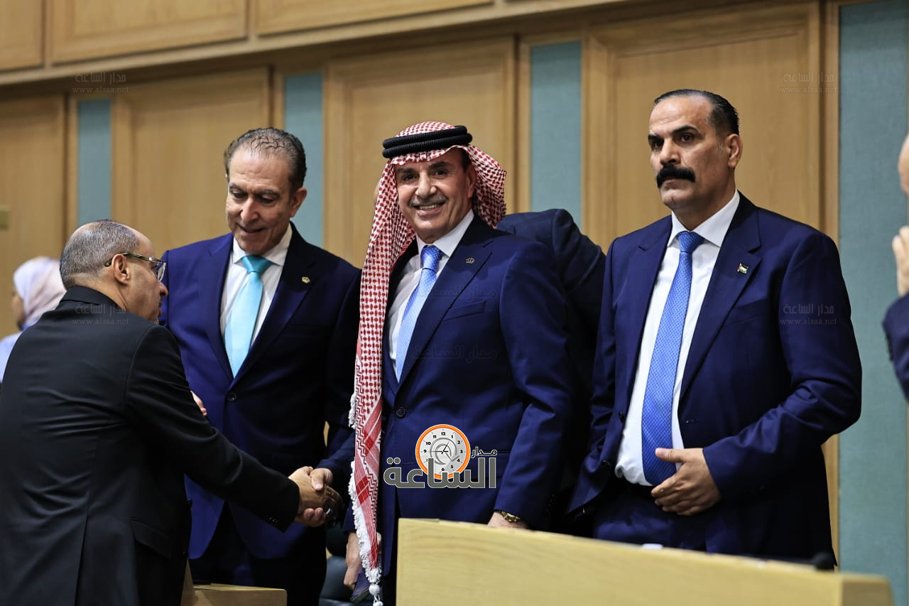 Madar Al-Saa Images 0.12833784730576514