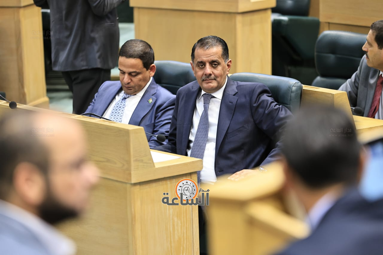 Madar Al-Saa Images 0.4402420652644382