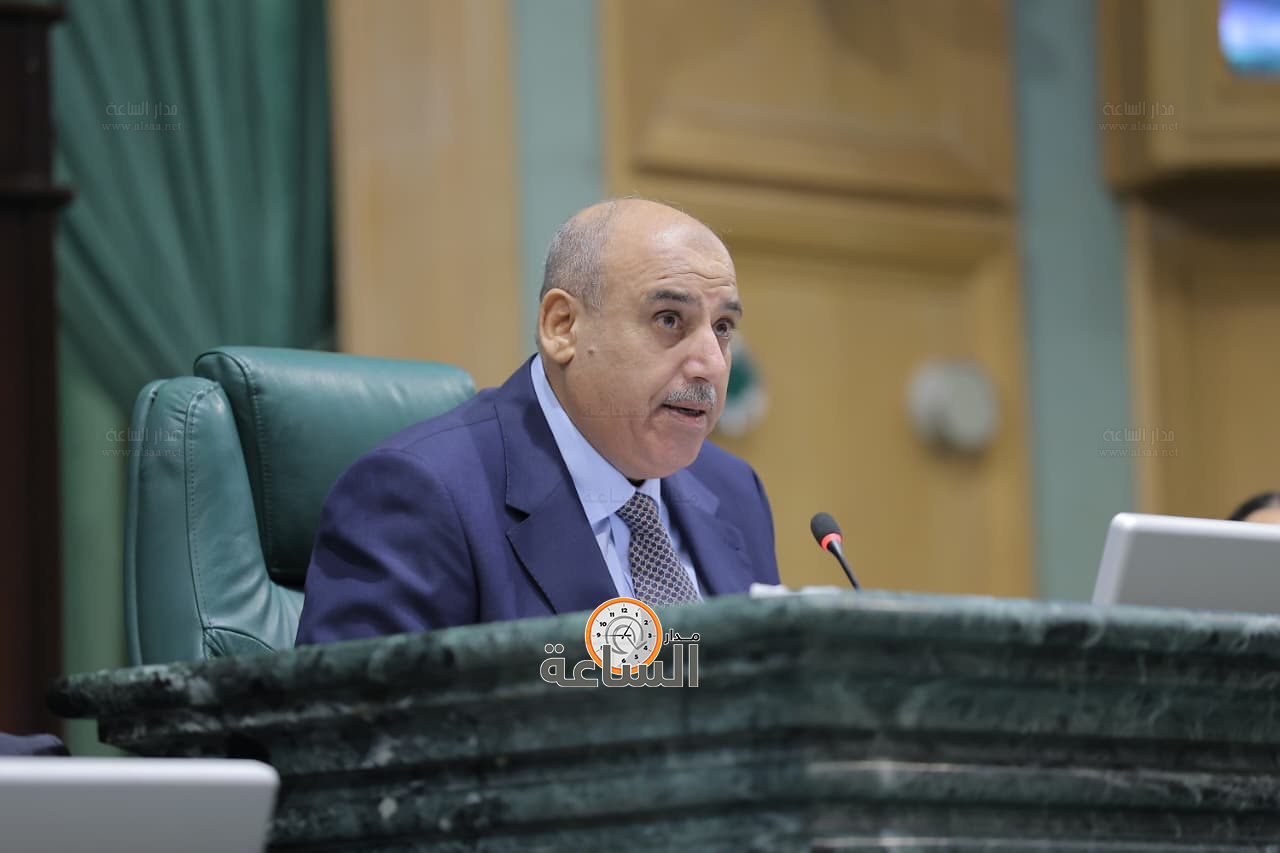 Madar Al-Saa Images 0.42908344383895425