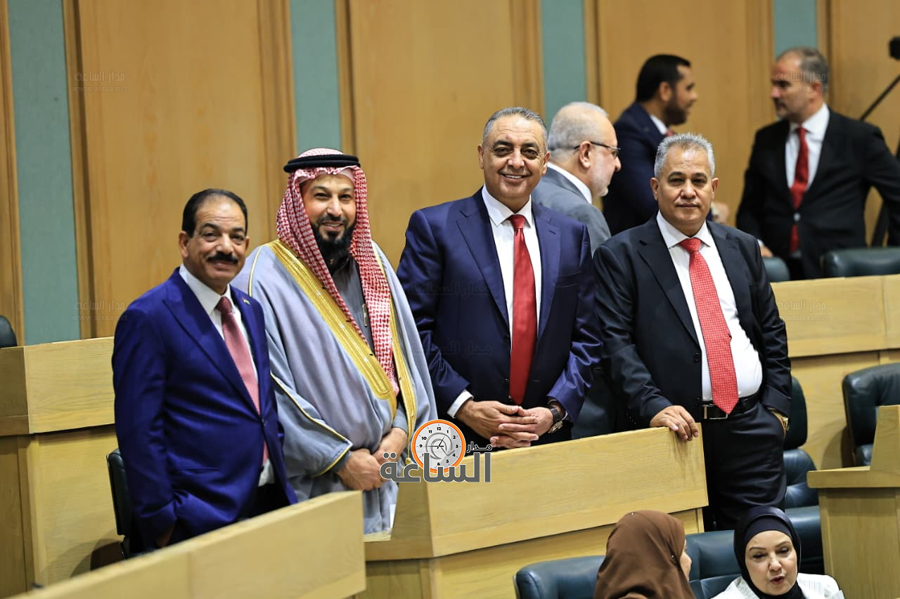 Madar Al-Saa Images 0.1393085345656715