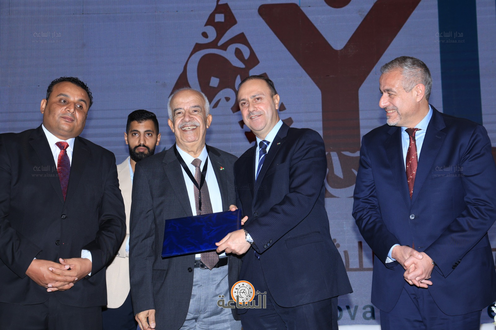 Madar Al-Saa Images 0.7814128163821935