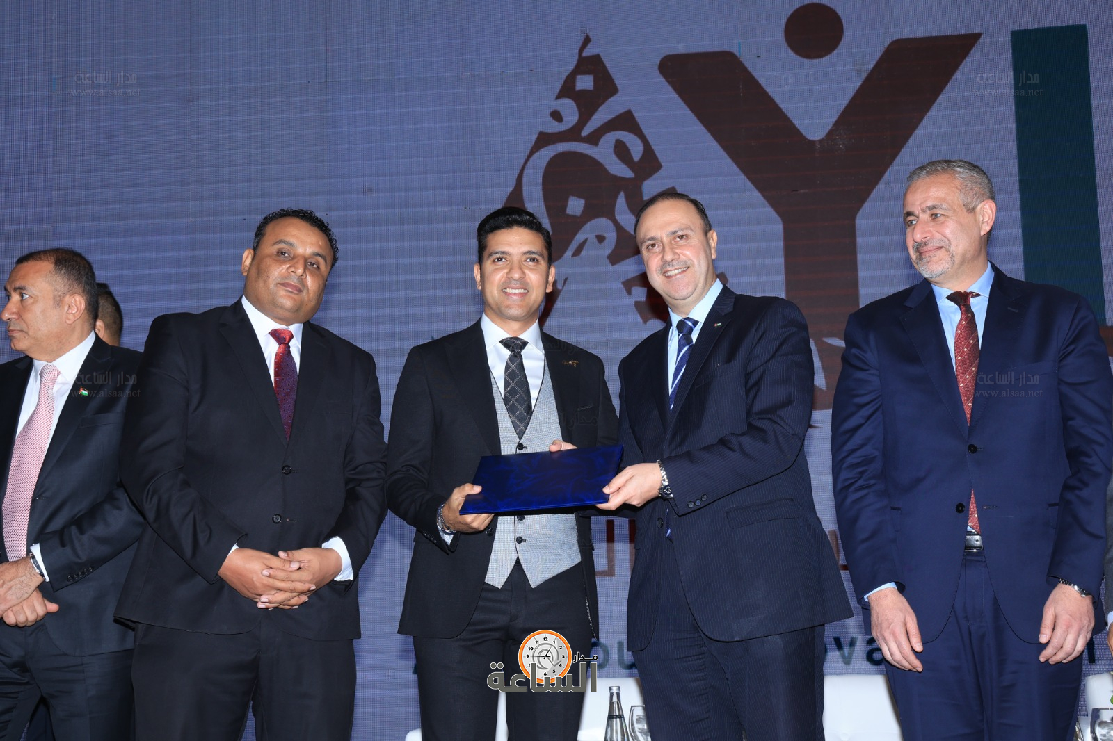 Madar Al-Saa Images 0.3624085073868287