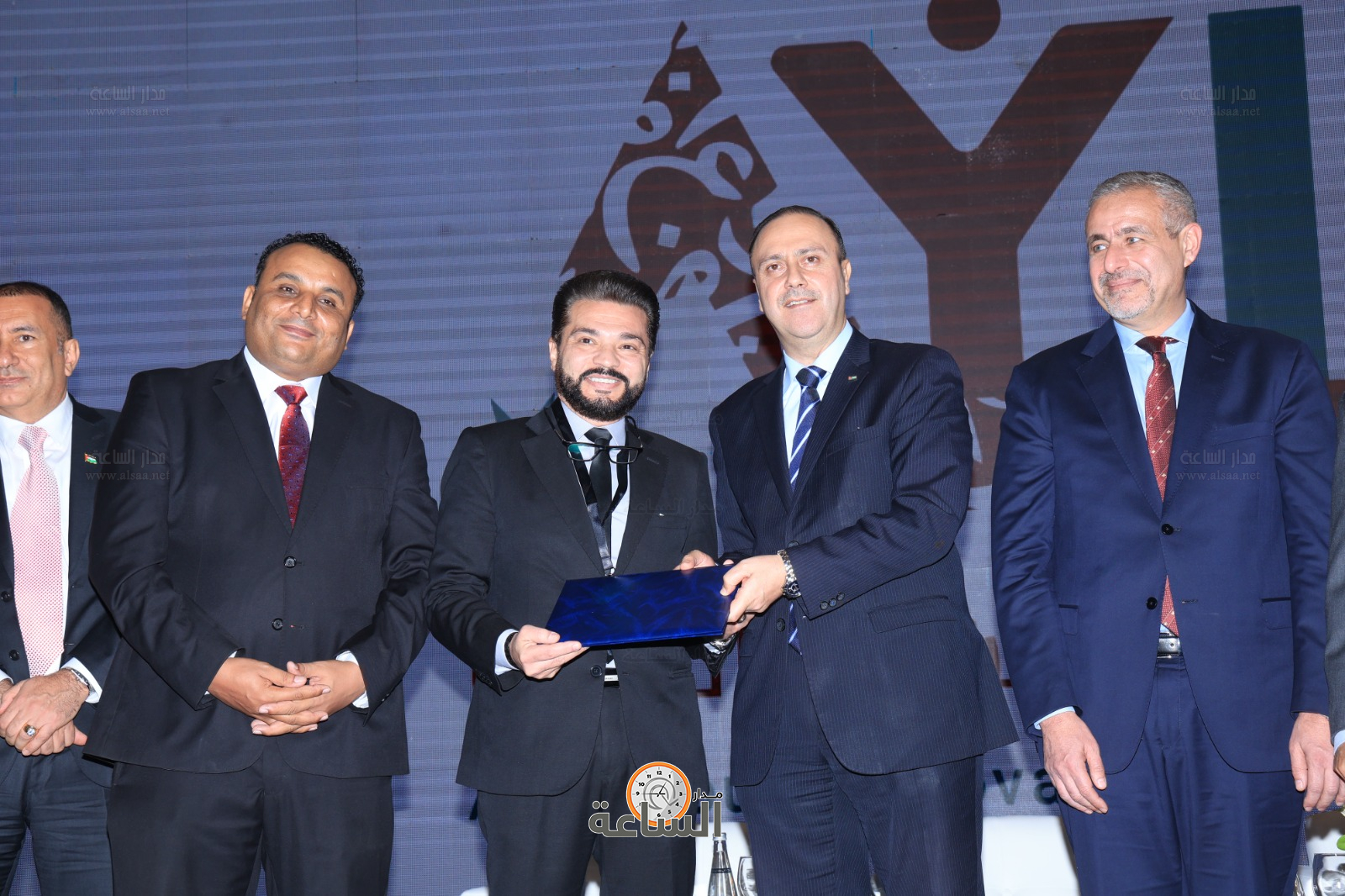 Madar Al-Saa Images 0.9395935717930555