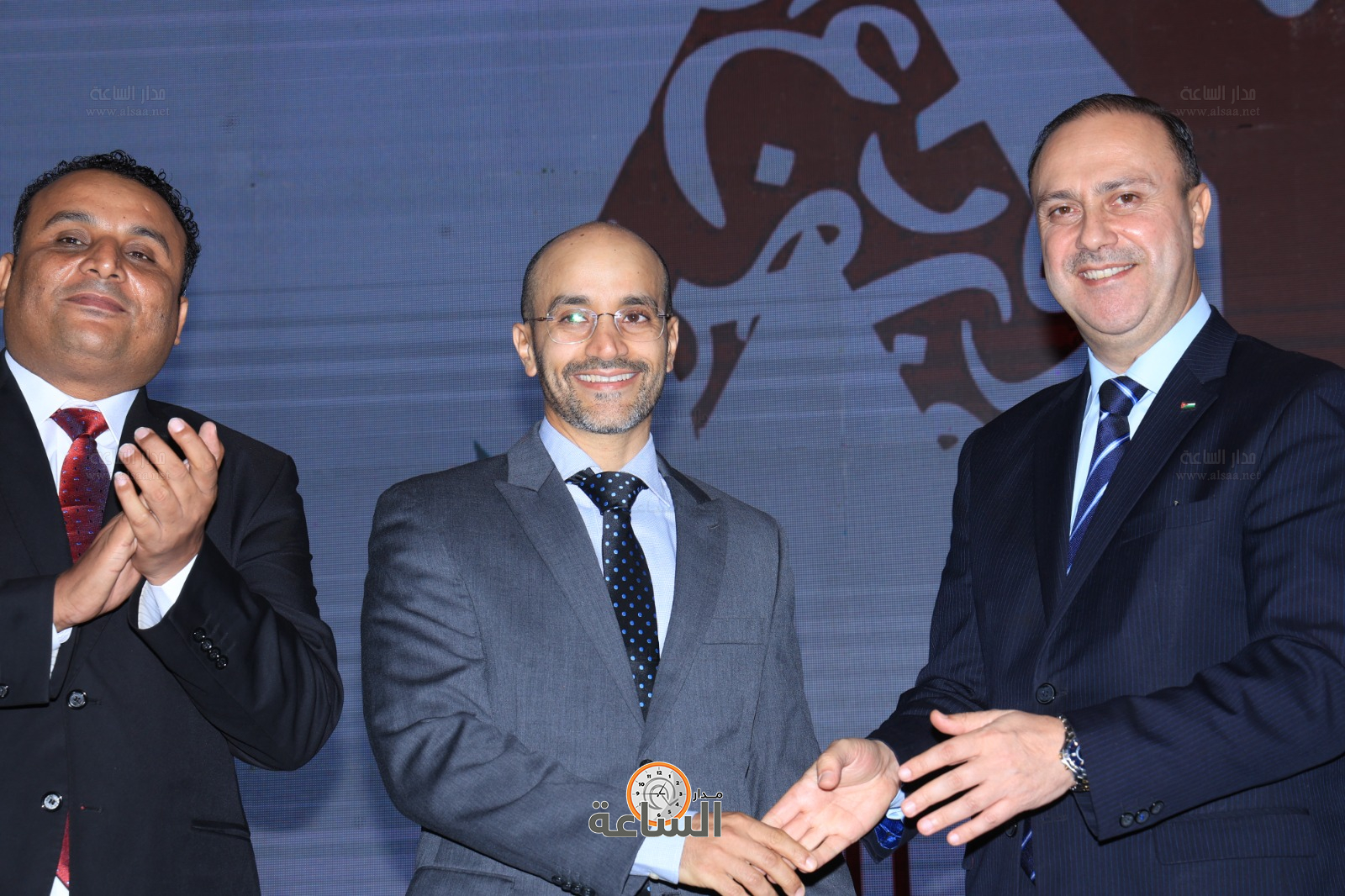 Madar Al-Saa Images 0.4901715648933137