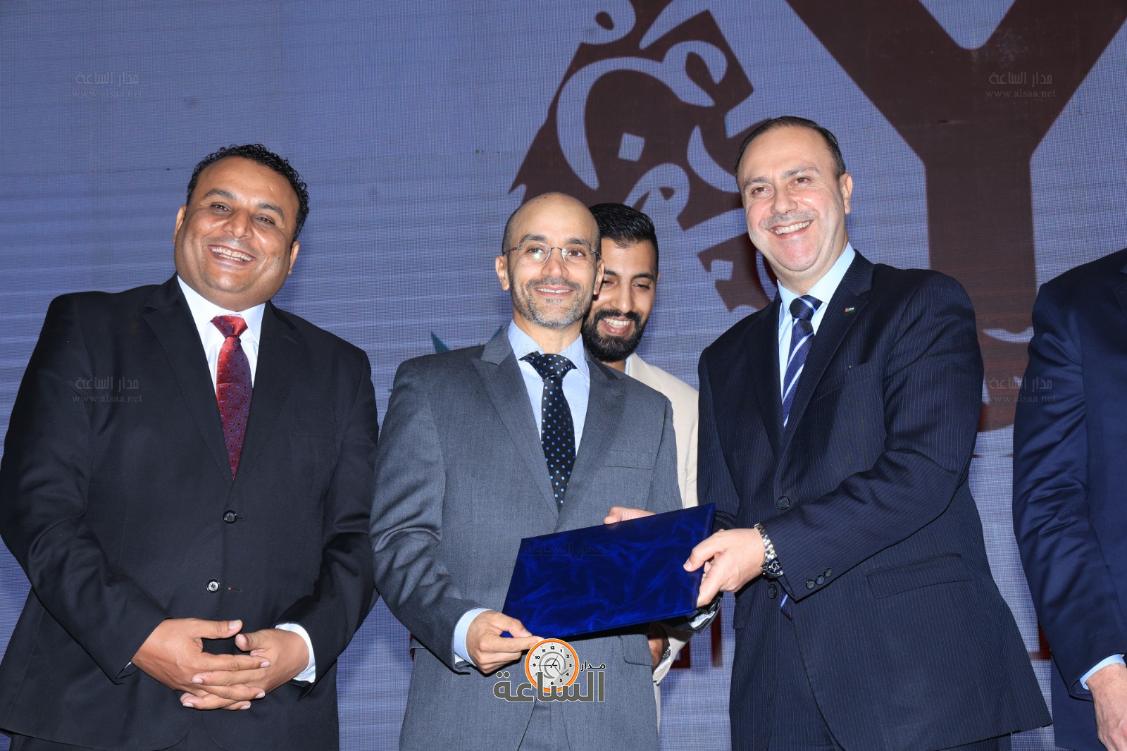 Madar Al-Saa Images 0.341872480932063