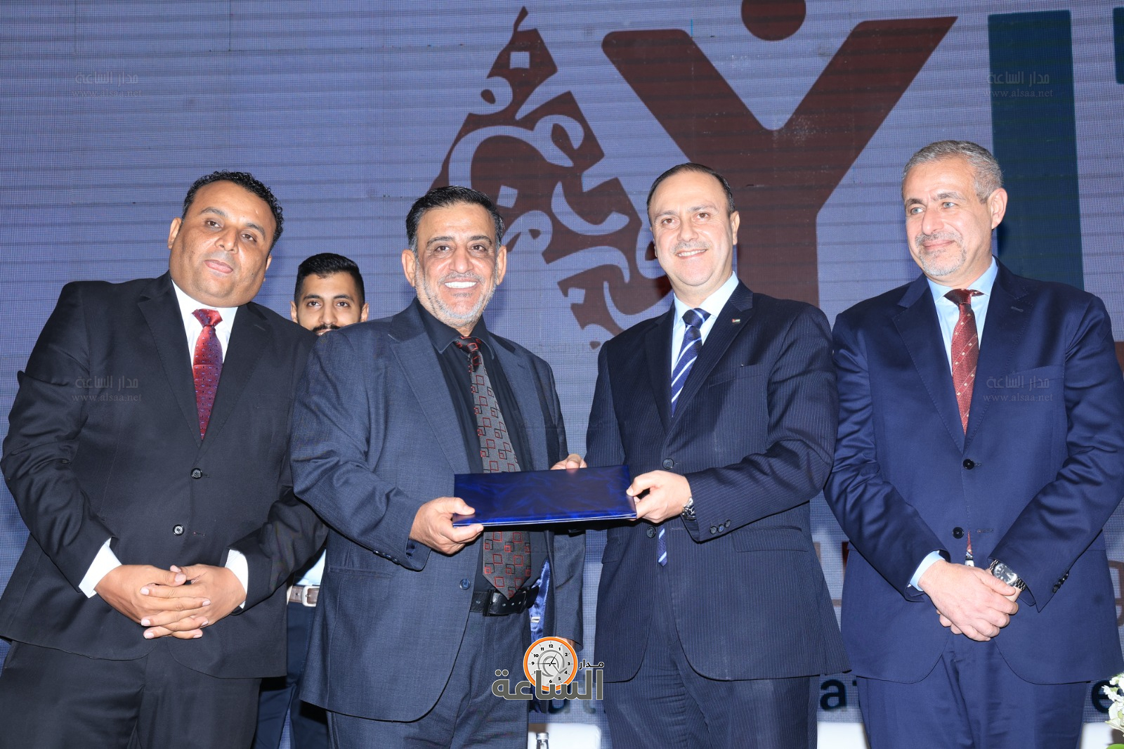 Madar Al-Saa Images 0.8515552625229424