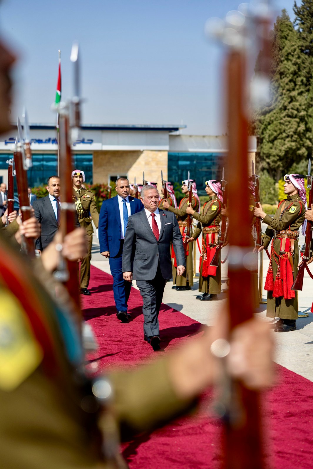 Madar Al-Saa Images 0.05033513365936548