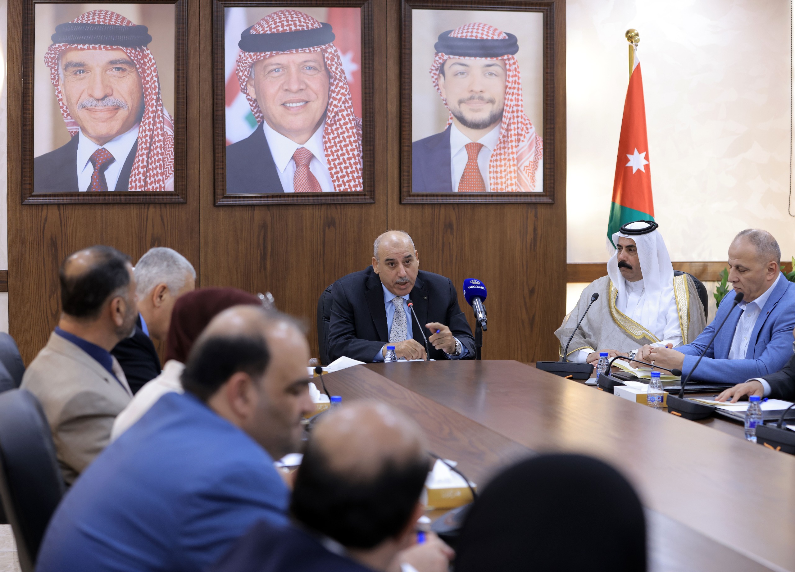 Madar Al-Saa Images 0.7489342174319968