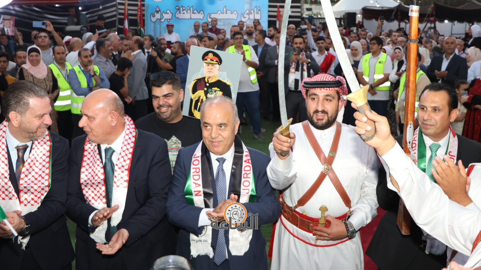 Madar Al-Saa Images 0.0032768369556021026