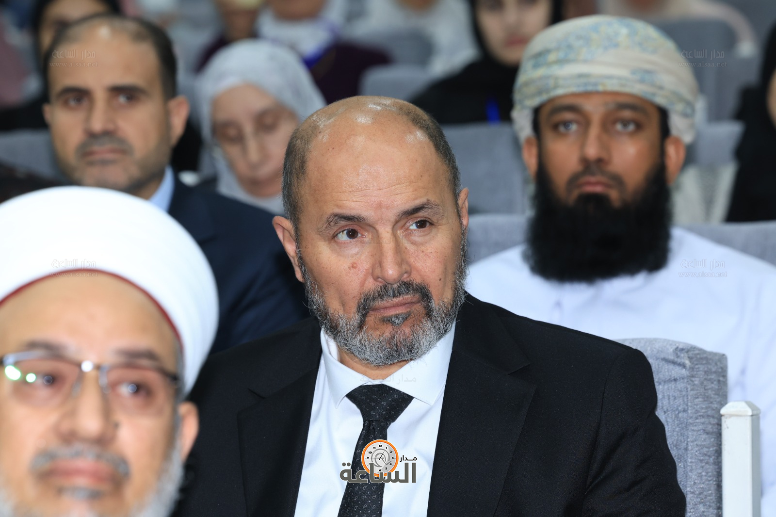 Madar Al-Saa Images 0.22403679869248727