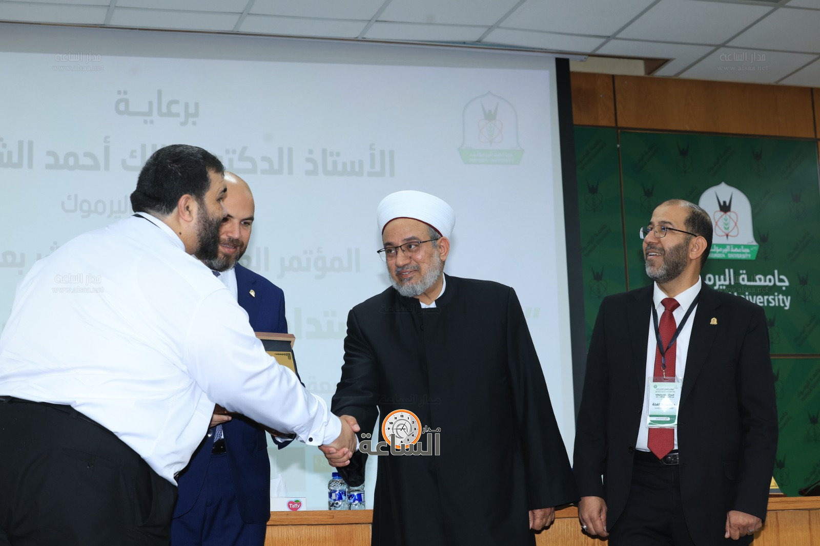 Madar Al-Saa Images 0.7909540840661096