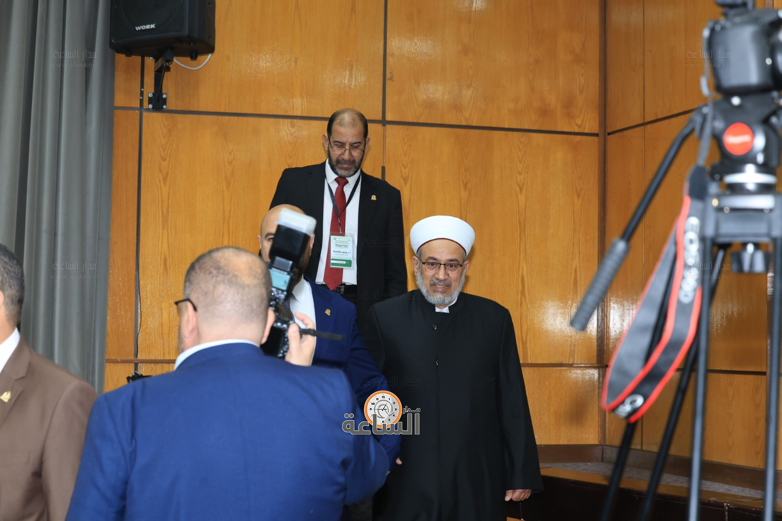 Madar Al-Saa Images 0.49990211025252507