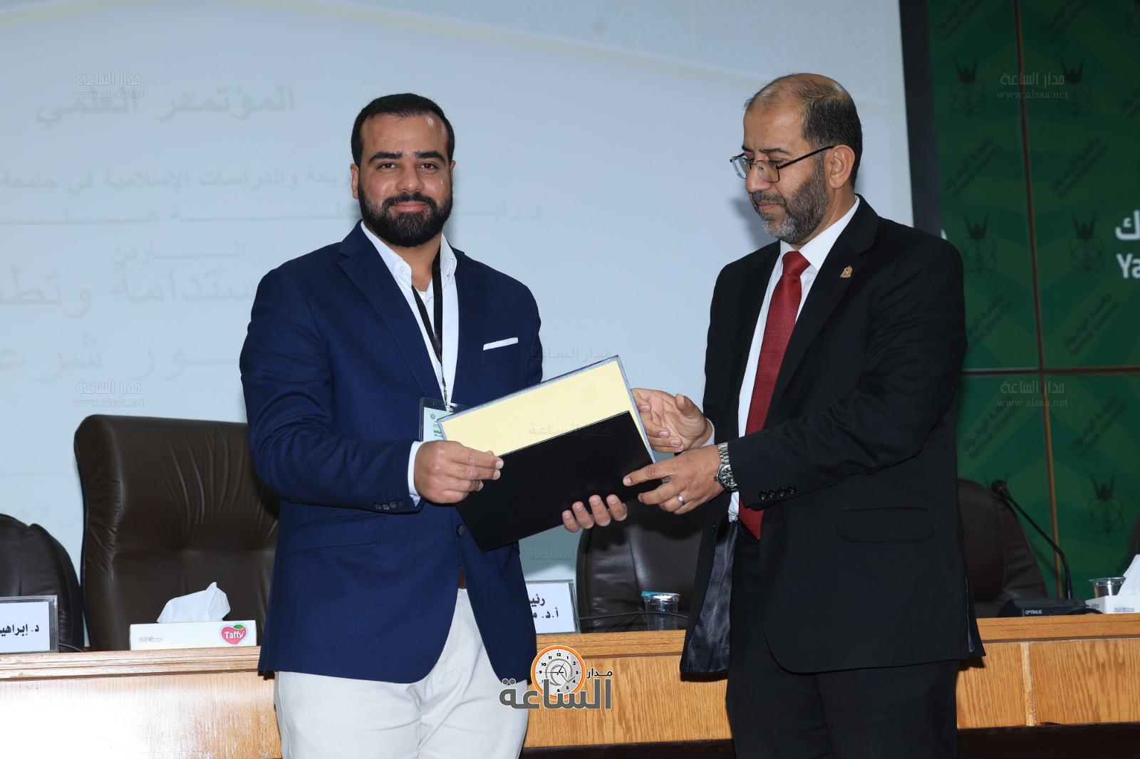 Madar Al-Saa Images 0.8122876171456107