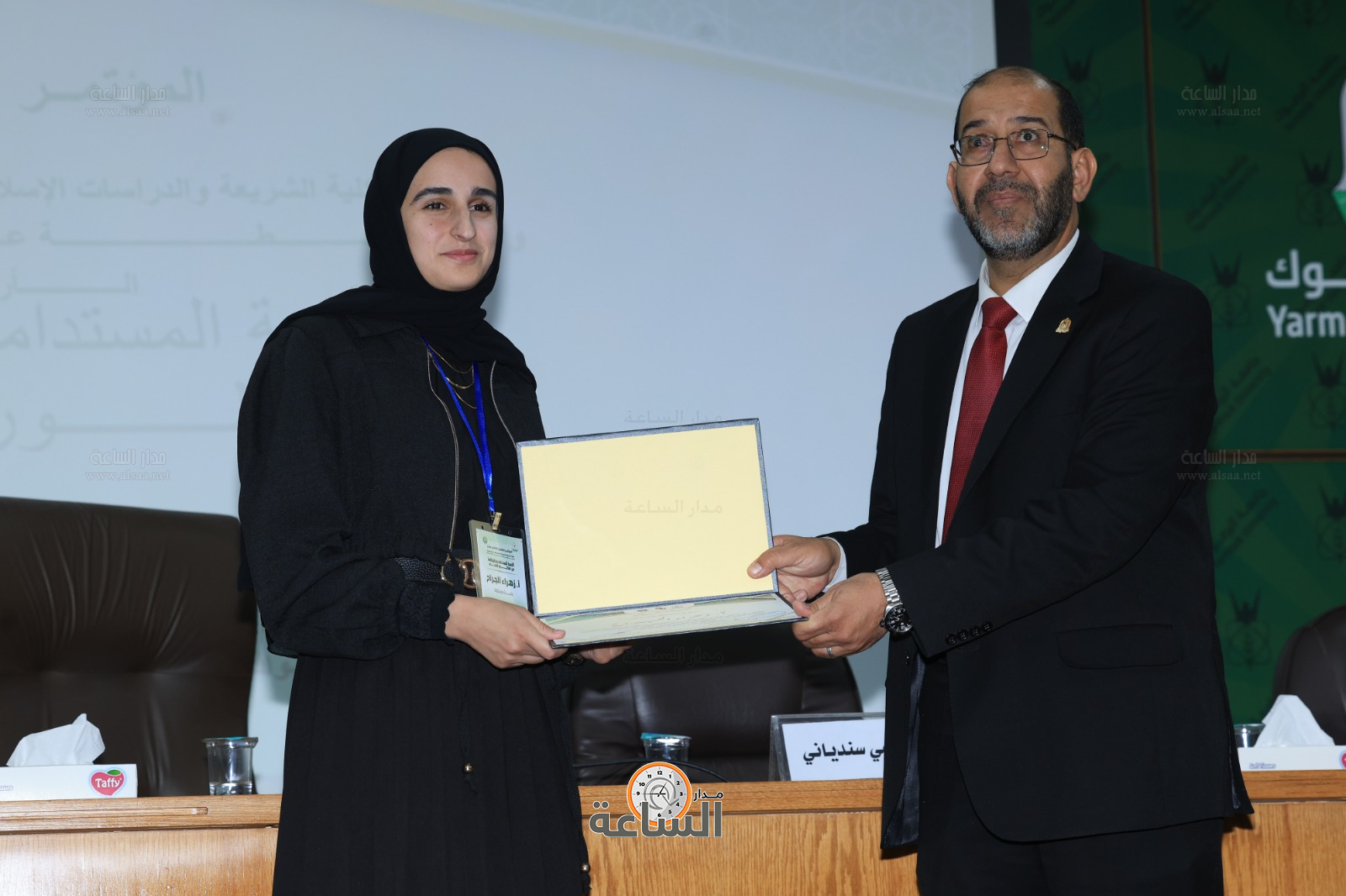 Madar Al-Saa Images 0.6659565843814418