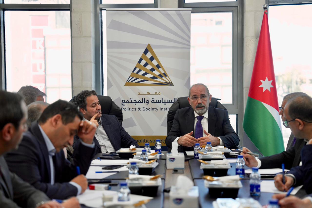 Madar Al-Saa Images 0.9682780195071334