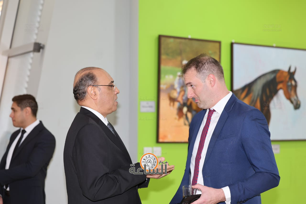 Madar Al-Saa Images 0.43265747945242583