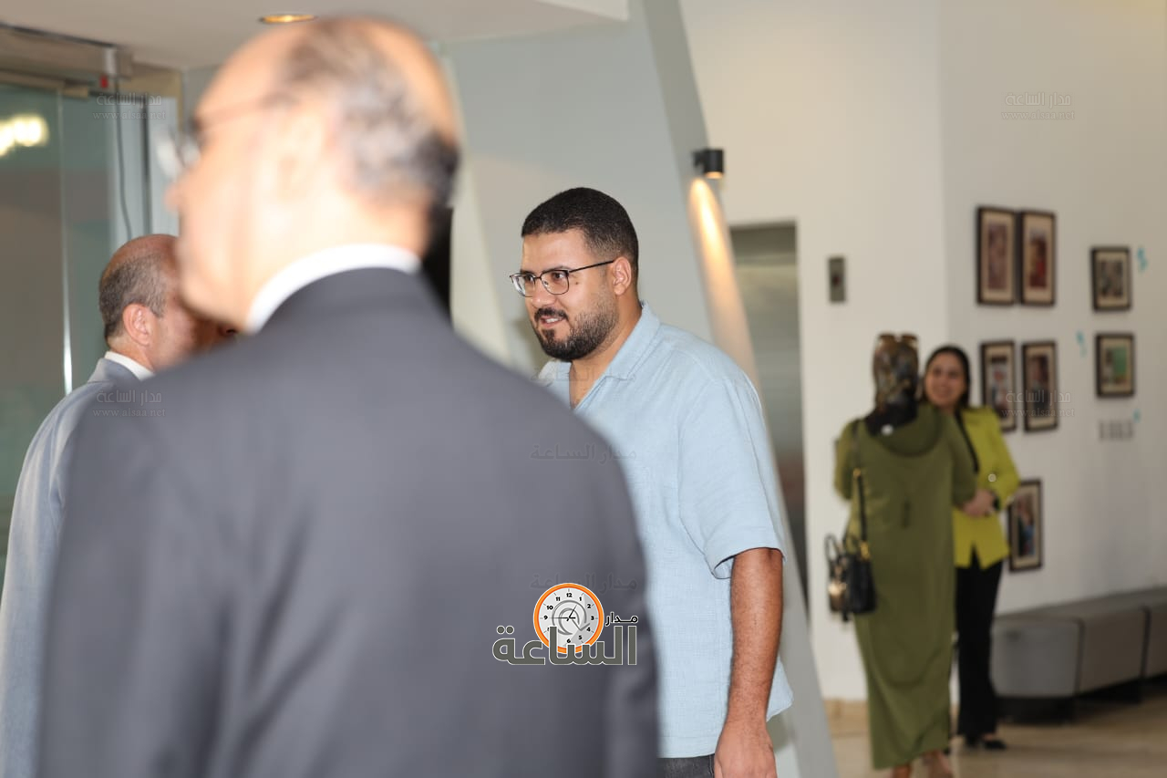 Madar Al-Saa Images 0.6238073115142524