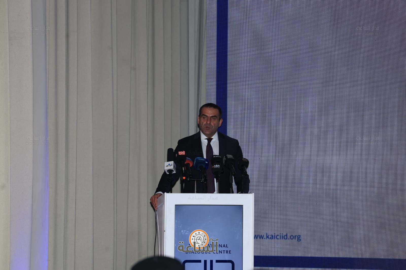 Madar Al-Saa Images 0.8716276319449124