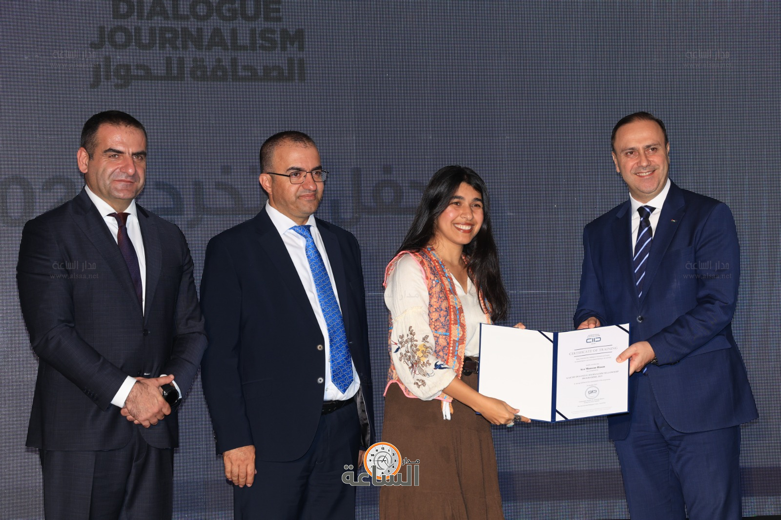 Madar Al-Saa Images 0.37625546569592117