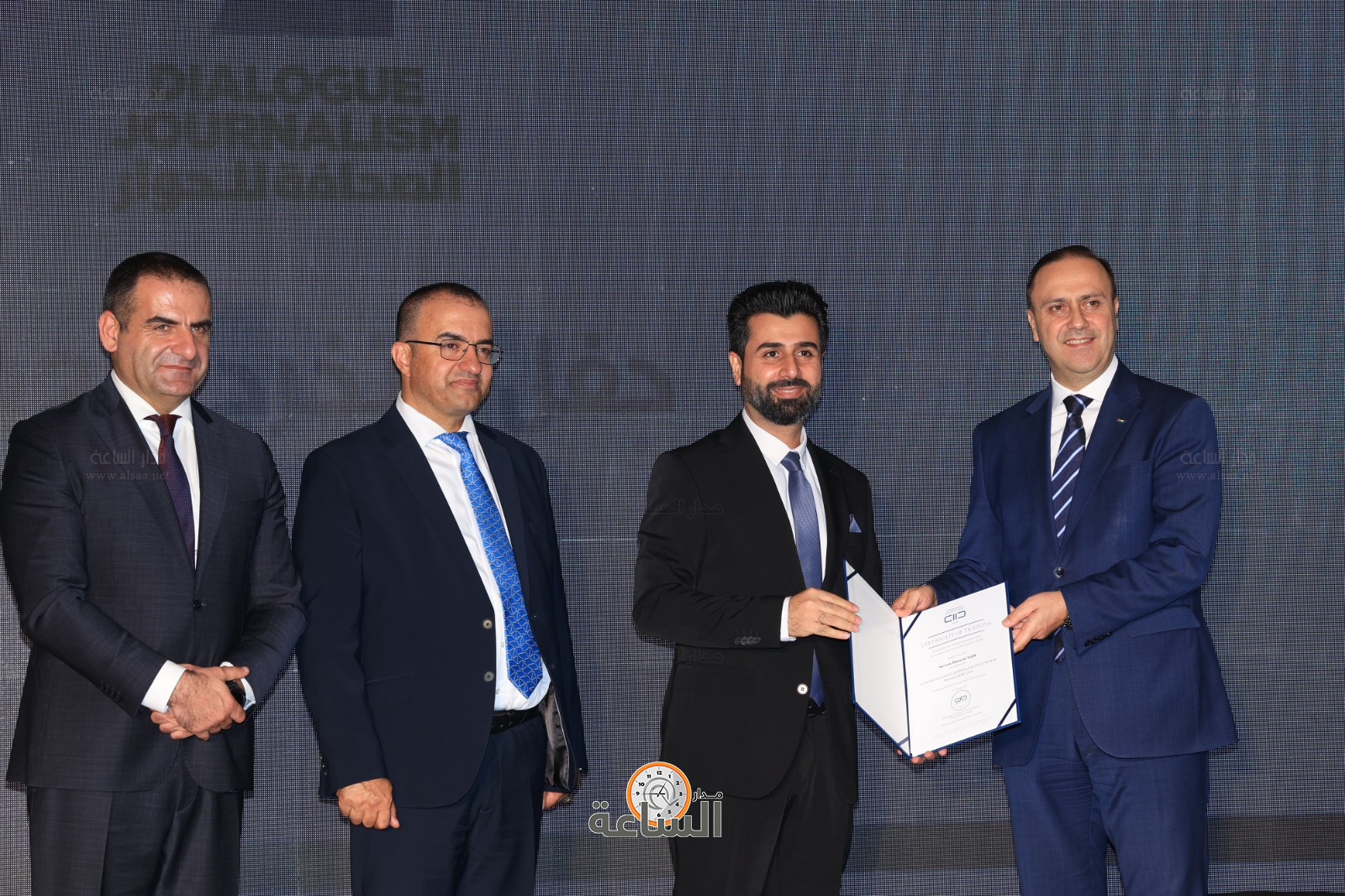 Madar Al-Saa Images 0.18601975343664523