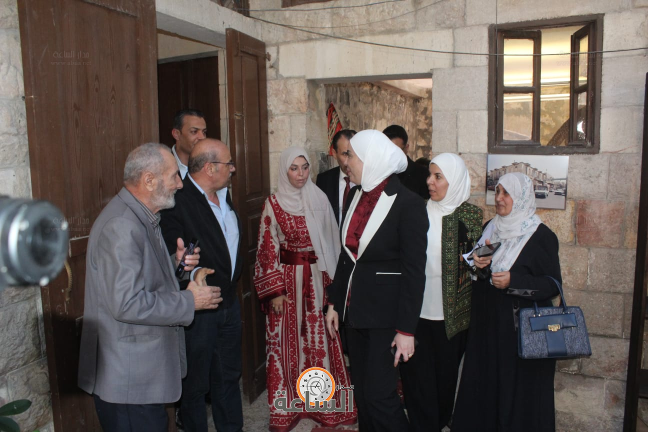 Madar Al-Saa Images 0.22338098076137636