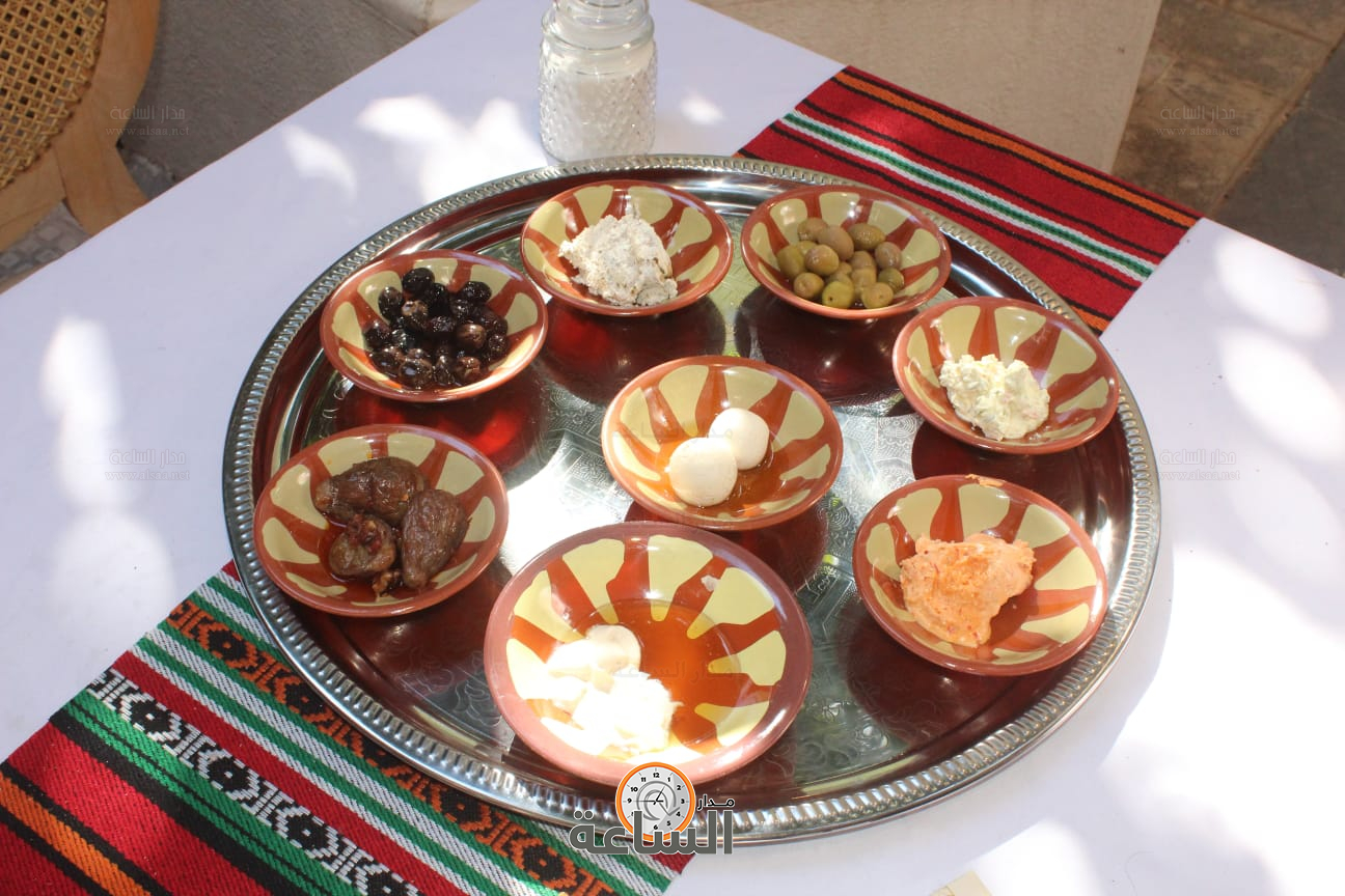 Madar Al-Saa Images 0.9347558042702704