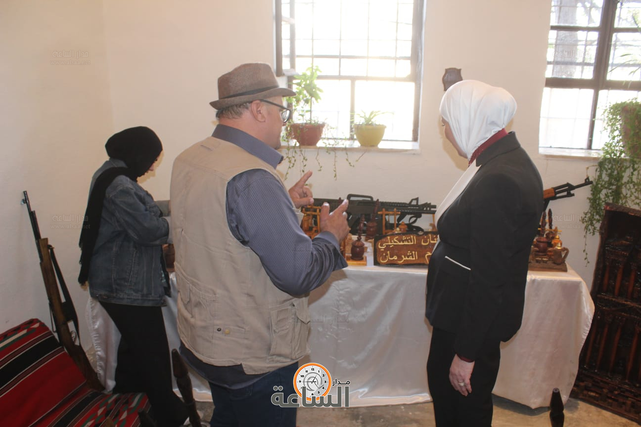 Madar Al-Saa Images 0.6488903915318426