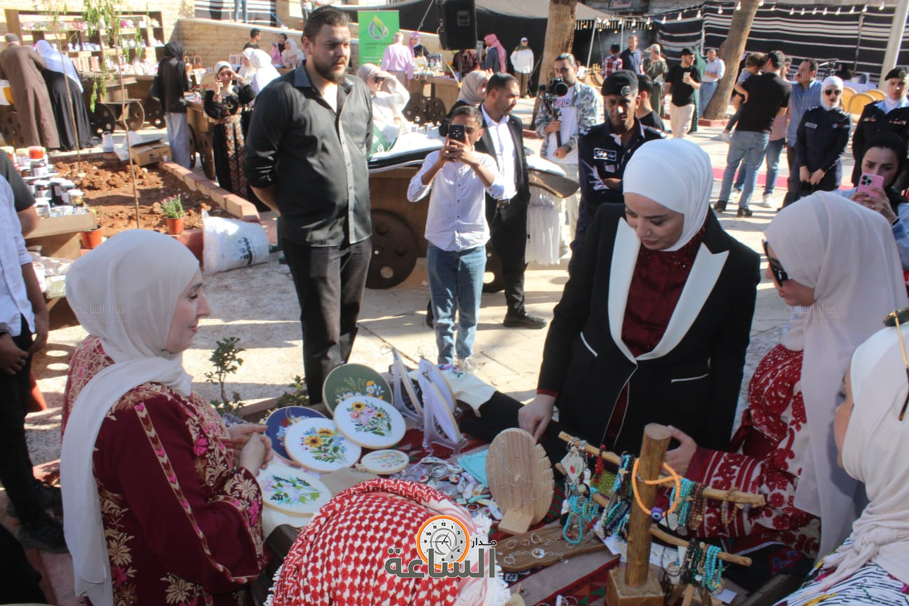 Madar Al-Saa Images 0.9711132880047604