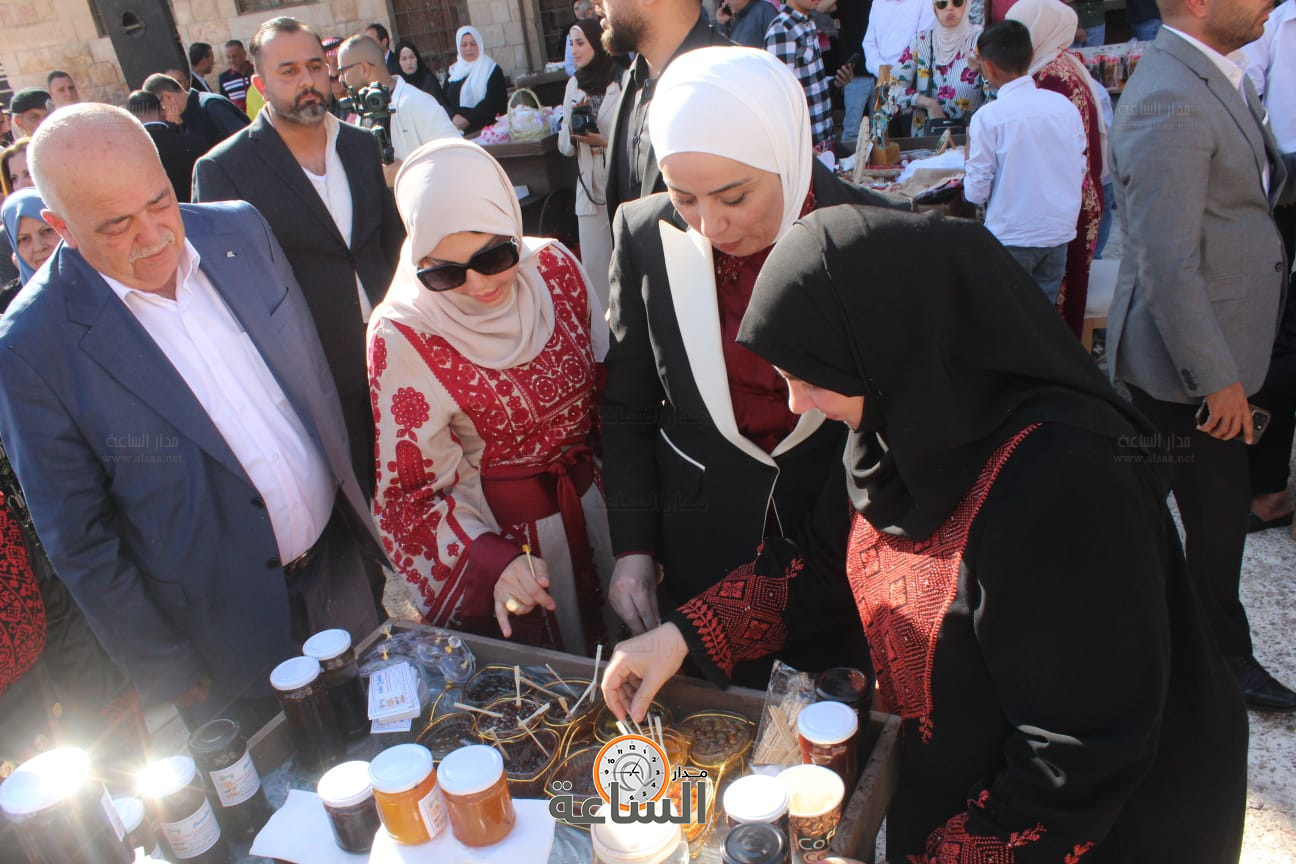 Madar Al-Saa Images 0.0008347878865345715