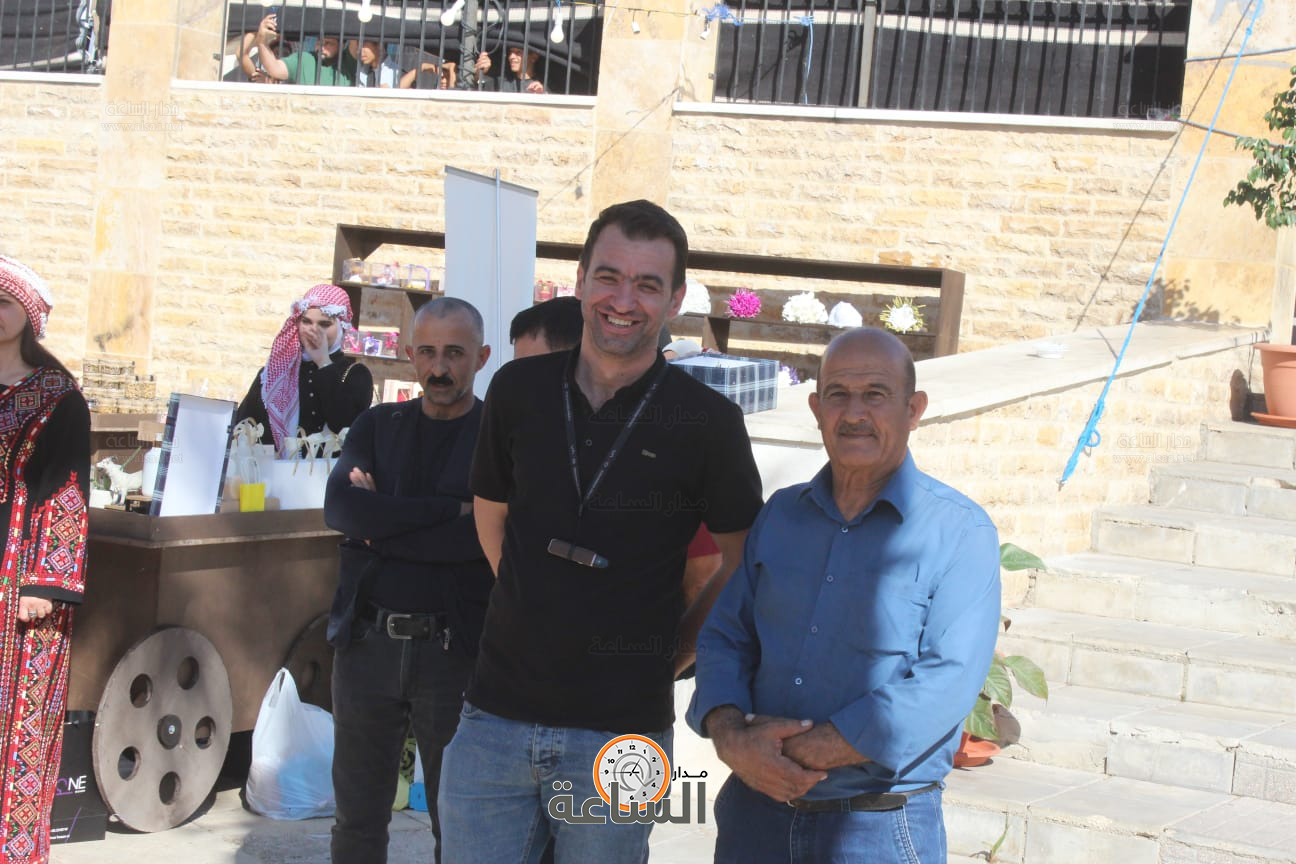 Madar Al-Saa Images 0.7157512224563285