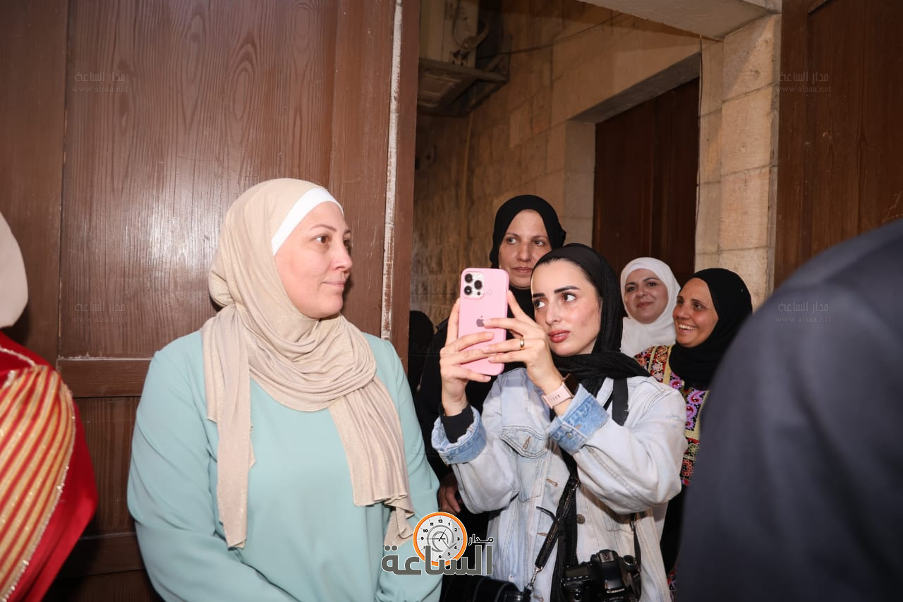 Madar Al-Saa Images 0.6500322539120217