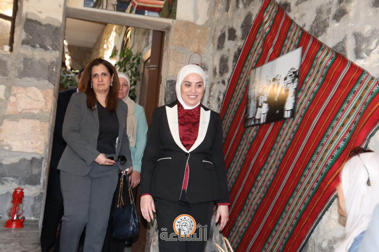 Madar Al-Saa Images 0.03489734593417371