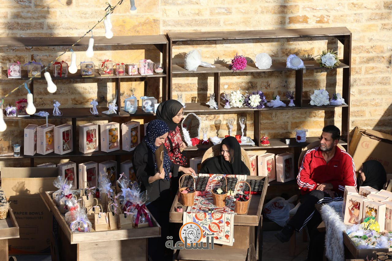 Madar Al-Saa Images 0.38255335072224217