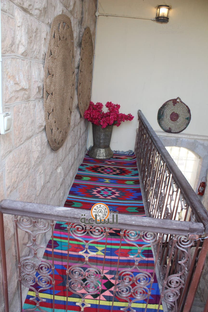 Madar Al-Saa Images 0.027760970735007162