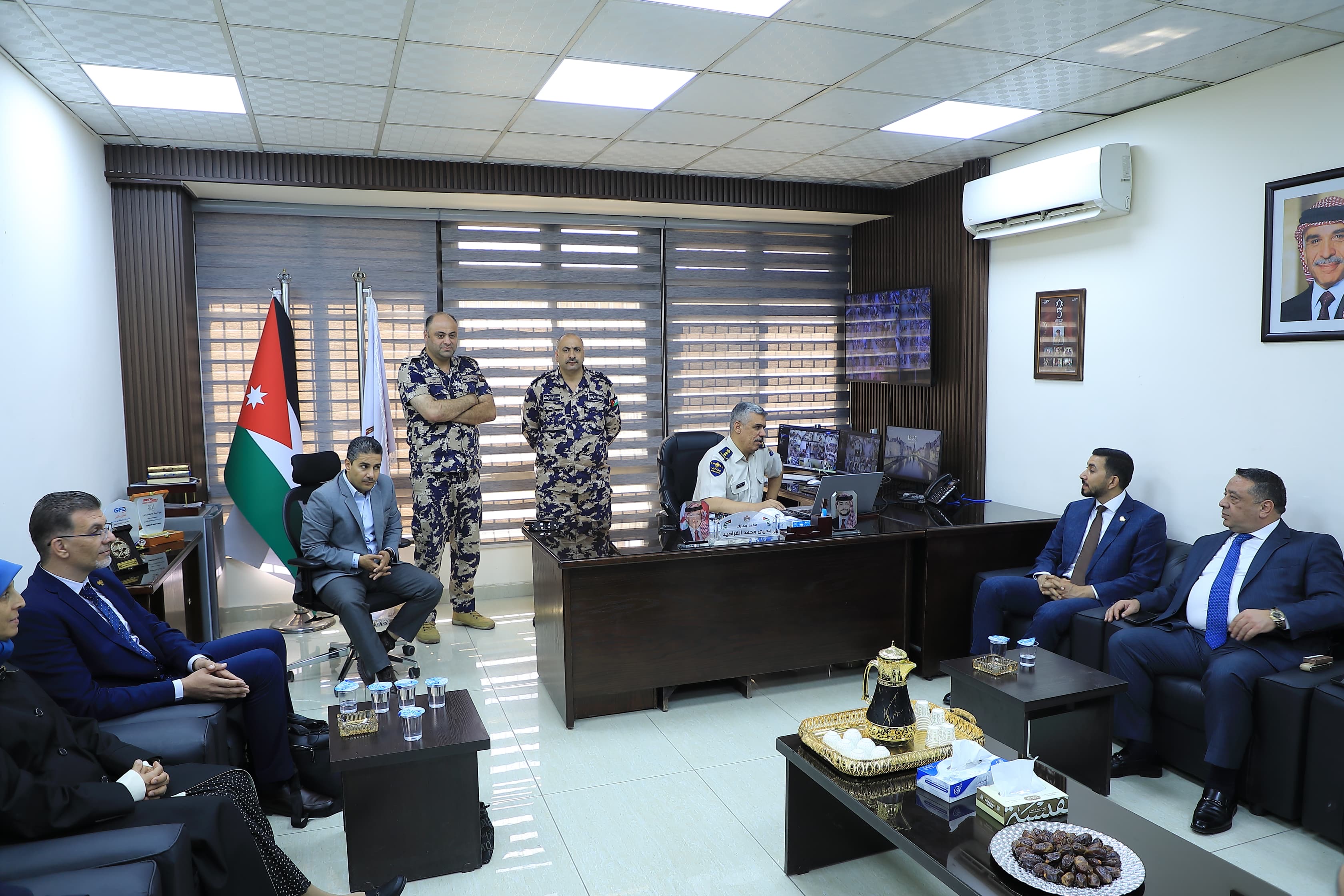 Madar Al-Saa Images 0.37154308195429264