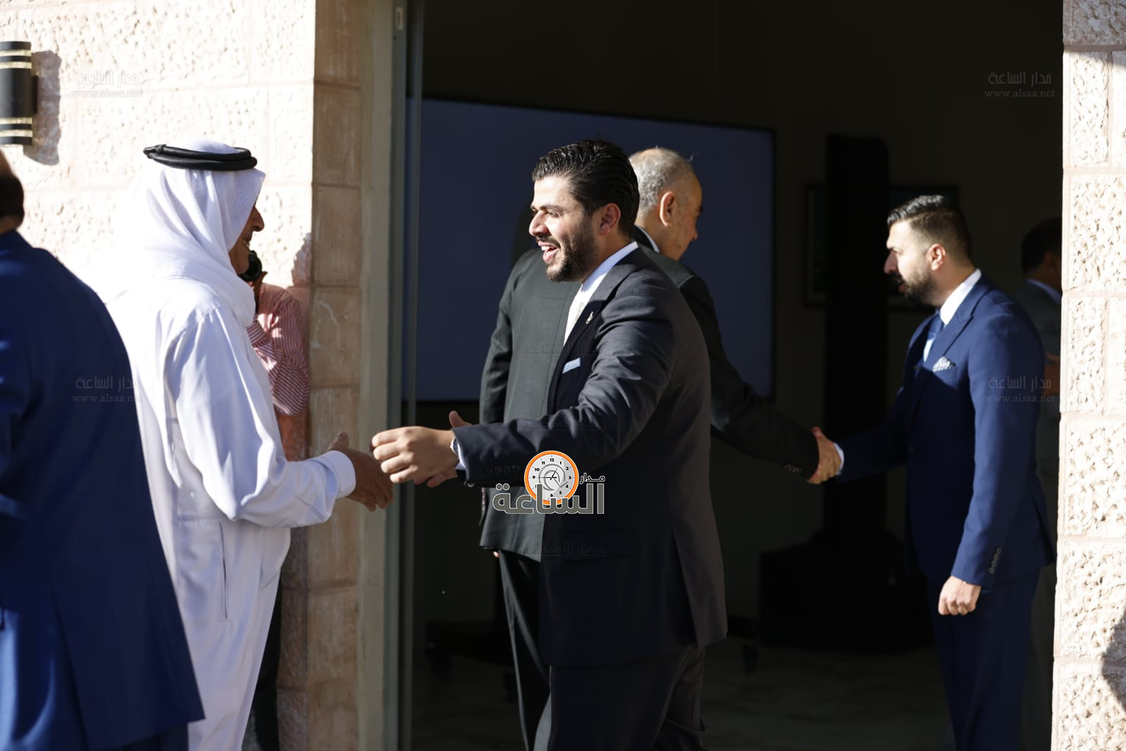 Madar Al-Saa Images 0.9119562473642124