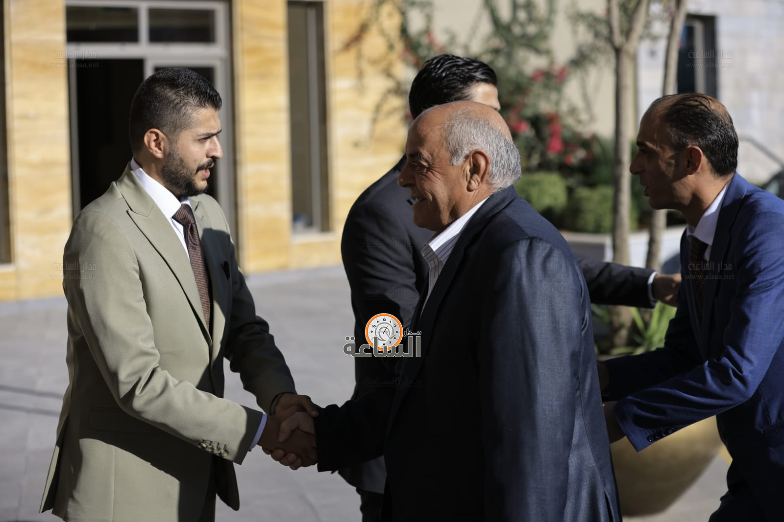 Madar Al-Saa Images 0.6924036673005205