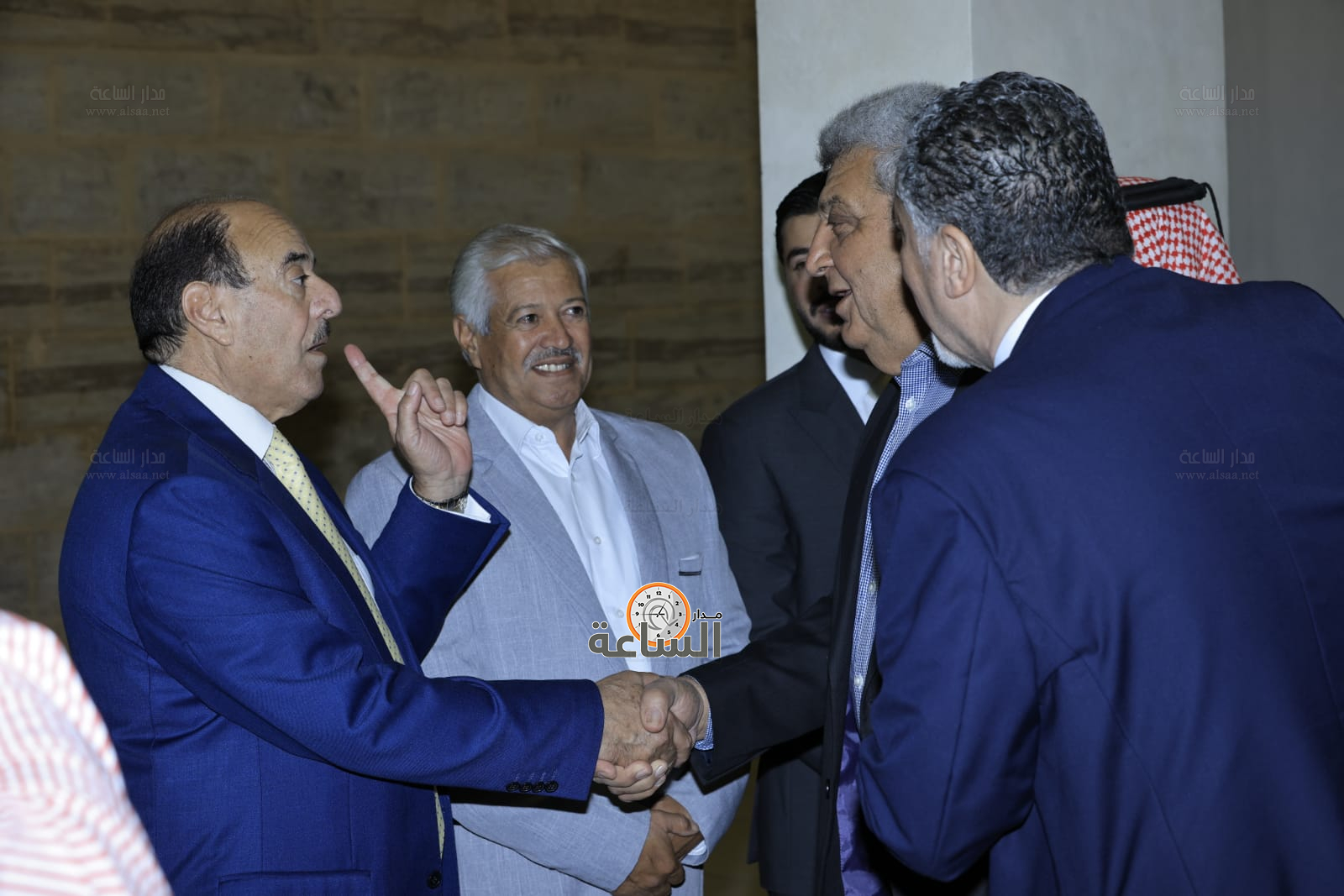 Madar Al-Saa Images 0.3876152990833922