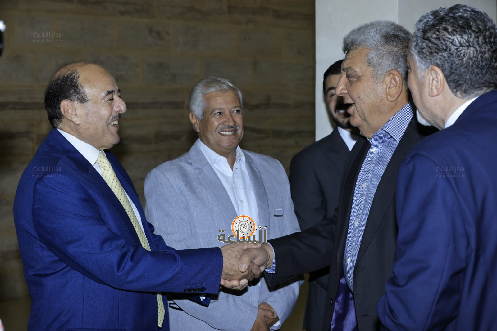 Madar Al-Saa Images 0.018107062131170193